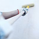 Грунтовка стен перед покраской или шпаклевкой - фото